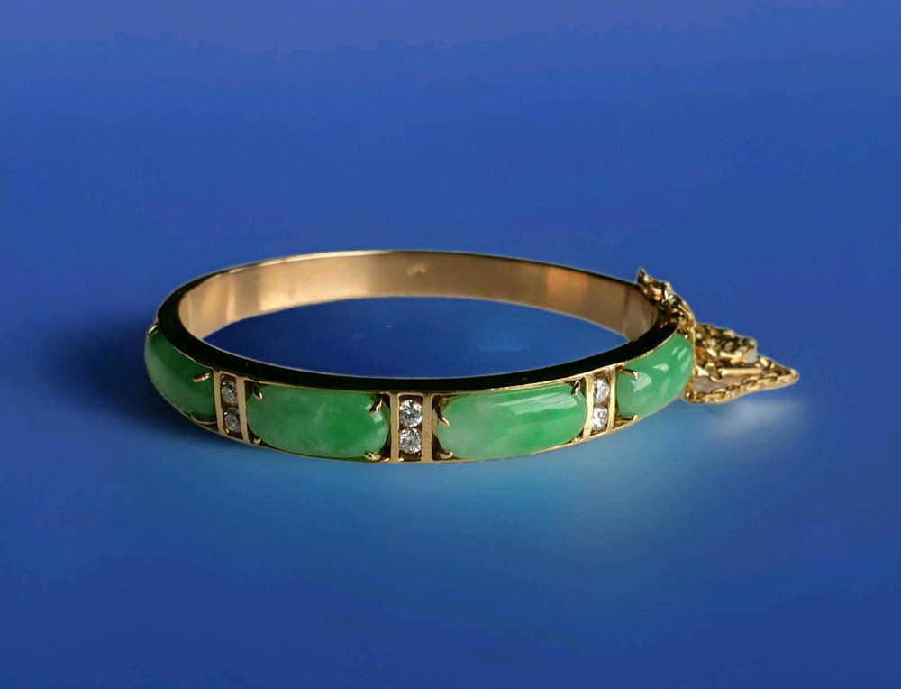 18K YELLOW GOLD JADEITE JADE & DIAMOND OVAL HINGED BANGLE BRACELET SIZE 6”