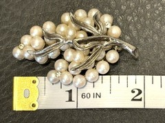 Vintage Silver Tone FAUX PEARL CRYSTAL RHINESTONE Leaf Shape BROOCH