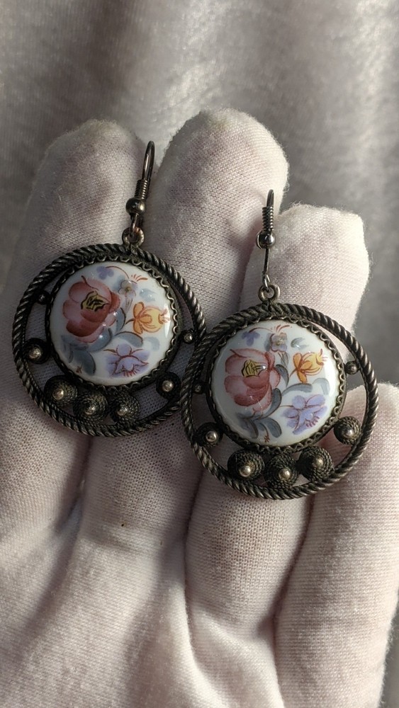 Vintage Soviet Earrings with Hand-Painted Finift Enamel in Filigree Setting