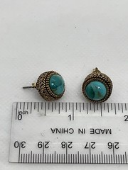 Vintage Q Barge Thailand Gold Tone Turquoise Cabochon Stud Earrings 0.5″