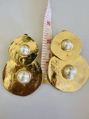 Vintage 1980’s Bold Gold And Faux Pearl Disk Clip Earrings Les Bernard Style