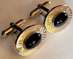 Vtg Textured Silvertone And Black Plastic Stone Cufflinks 7/8″ Wide Unmarked