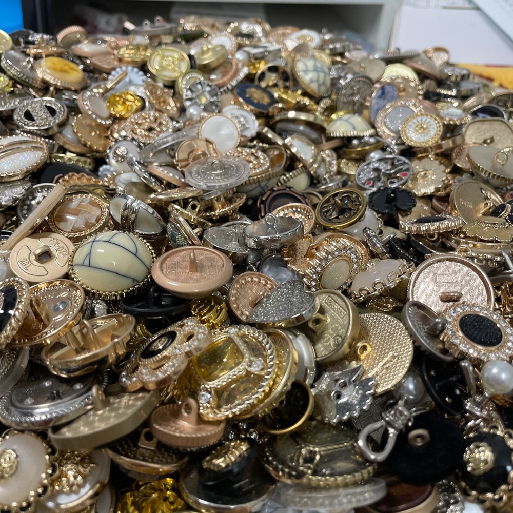 50pcs Estate Style Vintage Buttons Mixed Sizes Colors Scrapbooking Craft Use