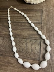 Beautiful Unique Vintage Signed MONA SO White 24″ Asymmetrical Marble Necklace