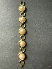 Vintage Faux Pearl Station Bracelet Gold Tone Link Classic Capsule 7” Career