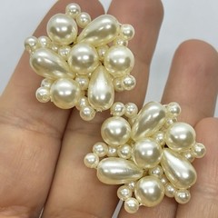 Vtg Bold Large Cream Faux Pearl Teardrop Bead Cluster Statement Earrings Post