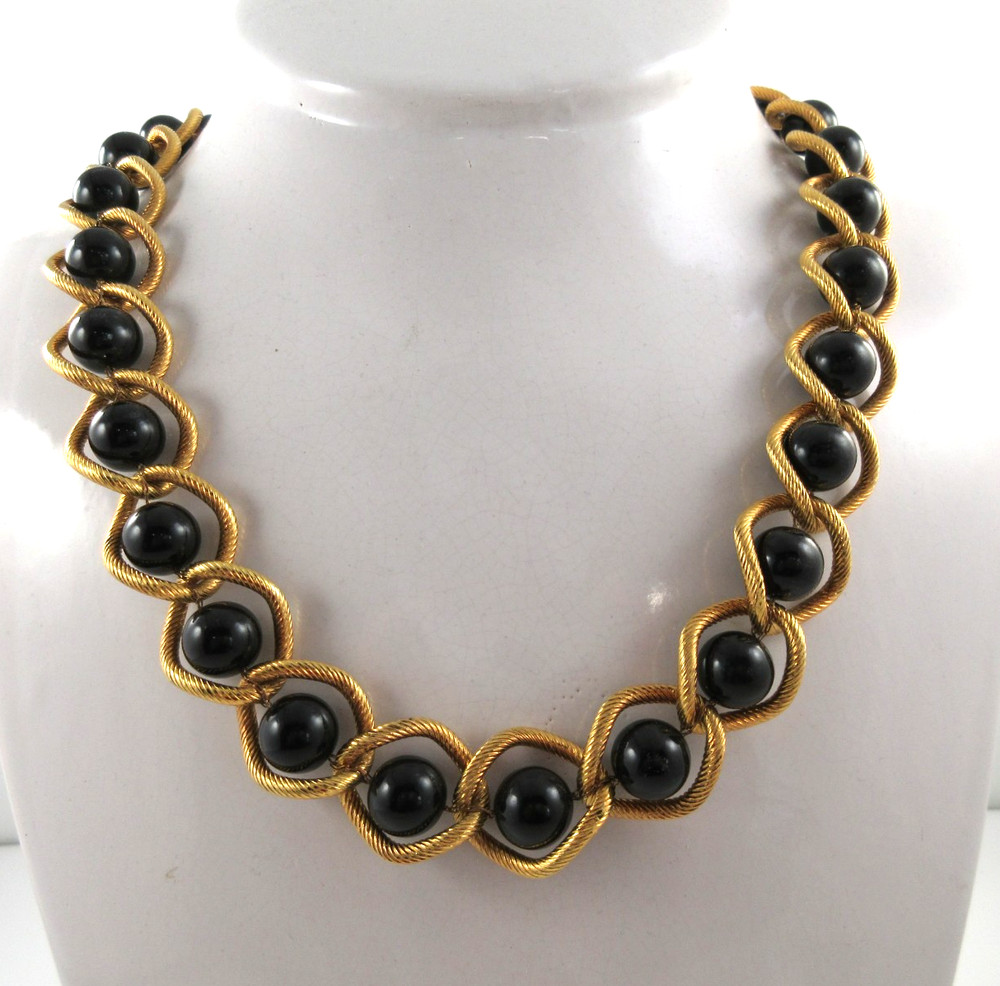 LR Lady Remington Gold Tone and Black Bead Necklace 21-1/2″