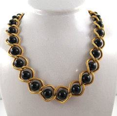 LR Lady Remington Gold Tone and Black Bead Necklace 21-1/2″