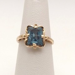 Solid 10k Gold Blue Topaz Emerald Cut Ring December Birthstone Vintage sz4.75