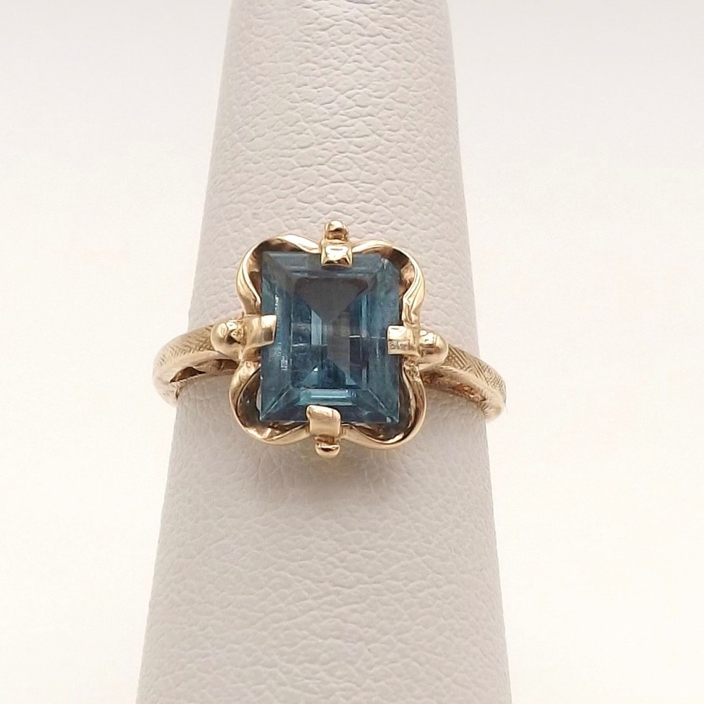 Solid 10k Gold Blue Topaz Emerald Cut Ring December Birthstone Vintage sz4.75