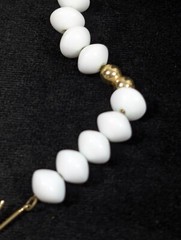 Vintage White Lucite Sattelite Bead Gold Tone Choker Neckalce MCM Retro 17 in