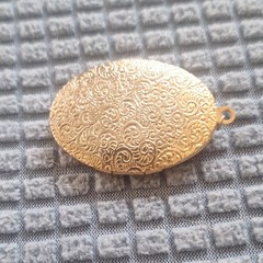 Gold Tone Oval Floral Engraved Photo Locket Pendant for Unisex Adults