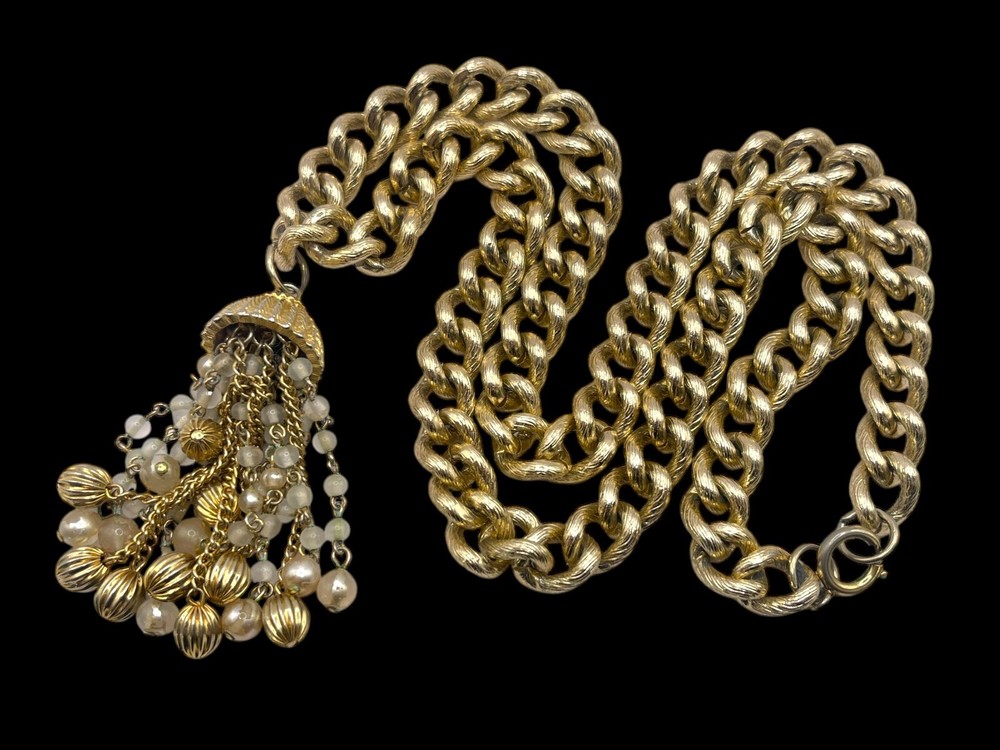 Vintage 1970’s Hippie Hobo Boho Gold Tone Cuban Links Tassels Necklace Beads