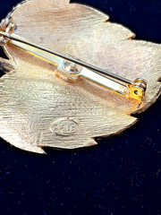 Lind Gal Gold Tone Brushed Texture Autumn Leaf Brooch Signed Vintage
