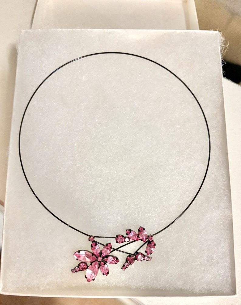 FREE SHIP! Vintage Collar necklace Black wire Pink crystals, Gift box.