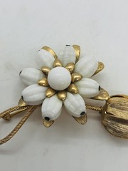 Vintage goldtone white bead floral spray brooch see description