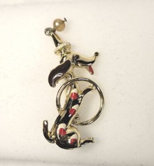 Dog Dachshund Jumping Through Hoop Circus Vintage Brooch Pin Pendant No Brand