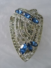 BEAUTIFUL ANTIQUE 1920’s ART DECO FAUX SAPPHIRE RHINESTONE POT METAL DRESS CLIP