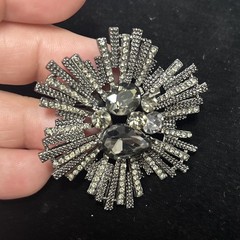 PIN BROOCH Dark GRAY Stones in SILVER SUNBURST