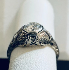 Vintage 18K White Gold Art Deco Diamond Ring size 6 ornate milgrain