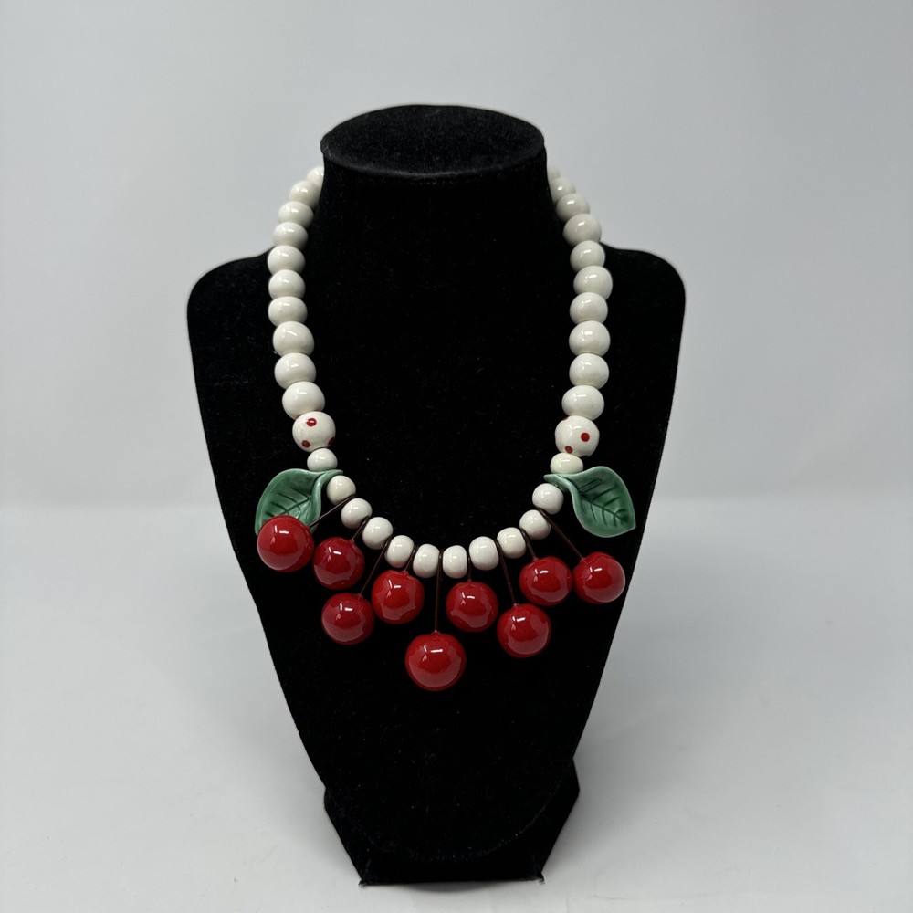 Vintage Rare Ruby Z FLYING COLORS APPLE LEAF Funky Necklace