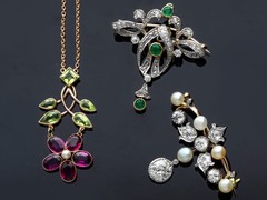 Antique 2.75Ct Garnet 2.35Ct Peridot and Pearl 9k Rose Gold Pendant Circa 1910
