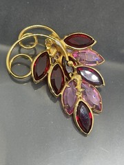 VTG GoldTone Red Pink Crystals Brooch (Use As Pendant) Clip On Earrings Set READ