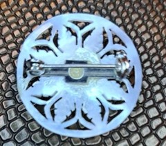 Vintage 1960’s Mother of Pearl Pin Brooch. Secure Clasp. Mint 1″ Round