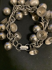 Vintage Silver Tone Charm Bracelet Balls and Bells 7″