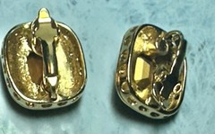 Vintage Gorgeous Gold Tone & Green Emerald Rhinestone Square Clip On Earrings