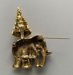 VINTAGE CHRISTMAS TREE PIN BROOCH ELEPHANT ENAMEL RARE BOOK PIECE 2008 HTF 31