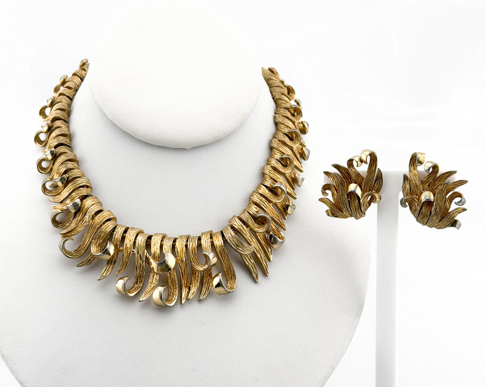 Boucher La Scala Brushed Gold Tone Choker Necklace & Clip-On Earrings Set 1956