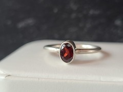 925 Sterling Silver Garnet Ring Size US 5.25 Vintage