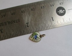 1/2in SMALL VINTAGE STERLING SILVER ENAMEL FLOWER HEART CHARM Gold Wash