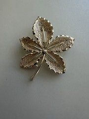 VTG Sarah Coventry “Ivy” Leaf Brooch Gold Tone Signed Pin