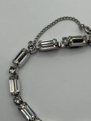 Vintage Weiss Rhinestone Bracelet Silver Tone