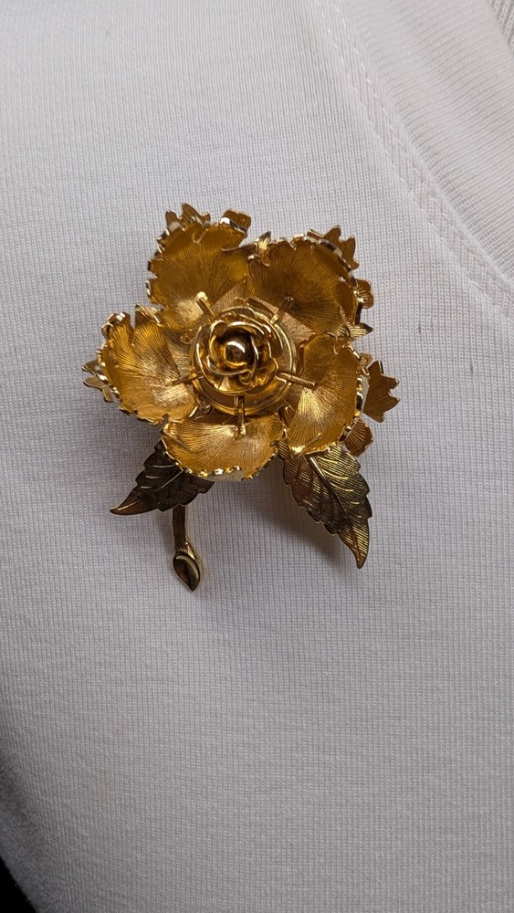 Vintage WARNER mechanical gold tone Day to Night flower brooch pin