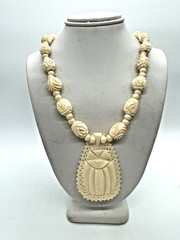 VTG Hand Carved Bovine Bone Floral pendant Roses beaded Necklace 22″ Boho