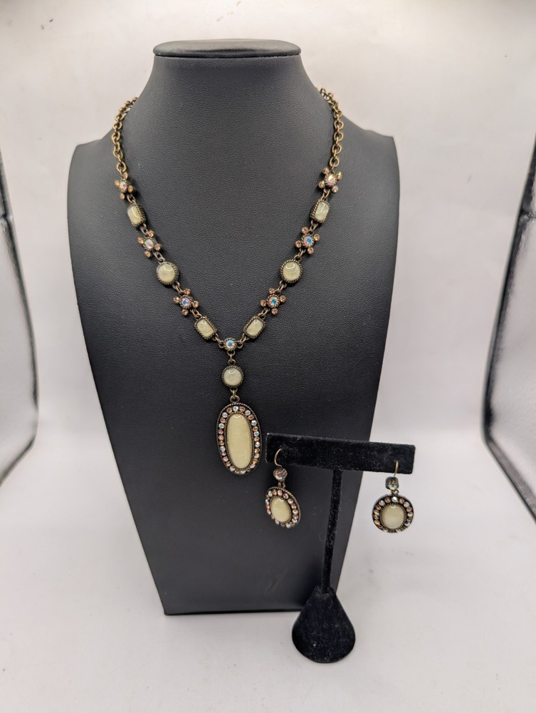 Vintage Avon Rhinestone Faux Fire Opal 22″ Necklace And Earrings Gold Tone