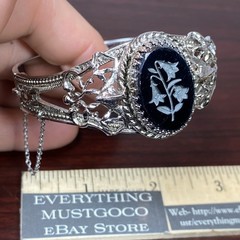 Whiting & Davis Intaglio Lily Flower Cameo Silvertone Hinged Bracelet Mesh Bags
