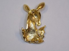 Reindeer Rudolph Brushed Gold Metal Pin Vintage Old Christmas Holiday Holly 1.7″