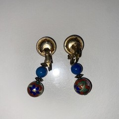 Vintage Gold Tone And Floral Bead Dangle Drop Earrings Clip On Retro Costume