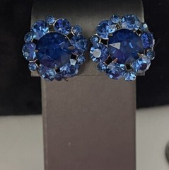 Vintage MCM Prong Set Sparkling Blue Rhinestone Silvertone Screwback Earrings