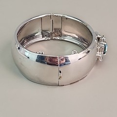 Vintage Hinged Bangle Bracelet Blue Rhinestone Silver Tone Signed 6.75″