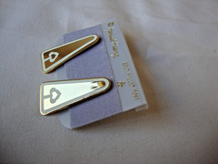 VINTAGE 1970s SAMUEL HUANG DESIGNER CLOISONNE RETRO MOD WHITE STUD EARRINGS