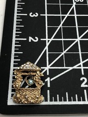 VTG Figural Mini Wishing Well Brooch Pin Rhinestones Gold Tone Mid-Century Luck