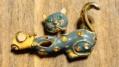 VINTAGE LG LIND-GAL ENAMEL GOLDTONE CAT & MOUSE BROOCH PIN 50’S BOBBLE HEAD