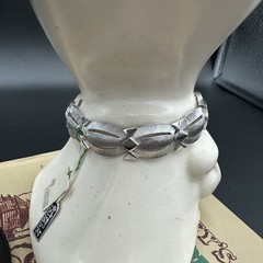 NWT VTG 1950s-1960s CROWN TRIFARI Silvertone Choker Necklace 2 Piece Set Jewelry