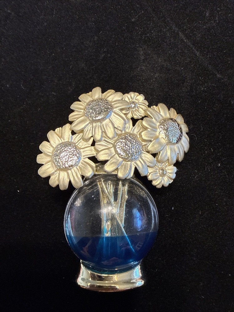VINTAGE AJC AMERICAN JEWELRY CHAIN DAISY FLOWER BOUQUET VASE BROOCH 2.25″
