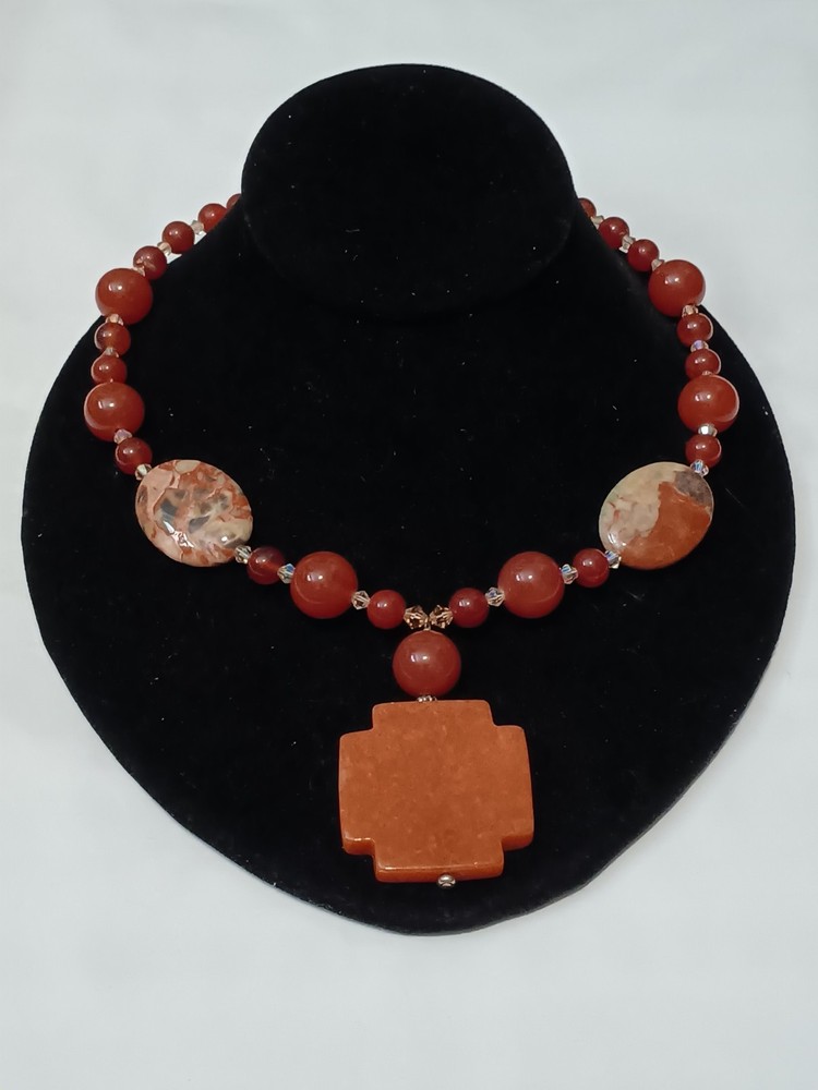 beautiful vintage Southwestern polished Colorful multi-stone Beaded necklace